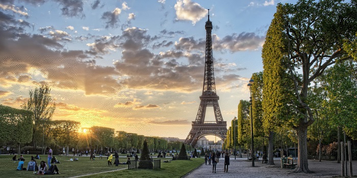 Du học Pháp tại Paris hè 2017.